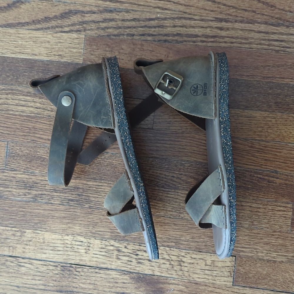 Women's Brown/Green Leather Sandals - Picture 2 of 6